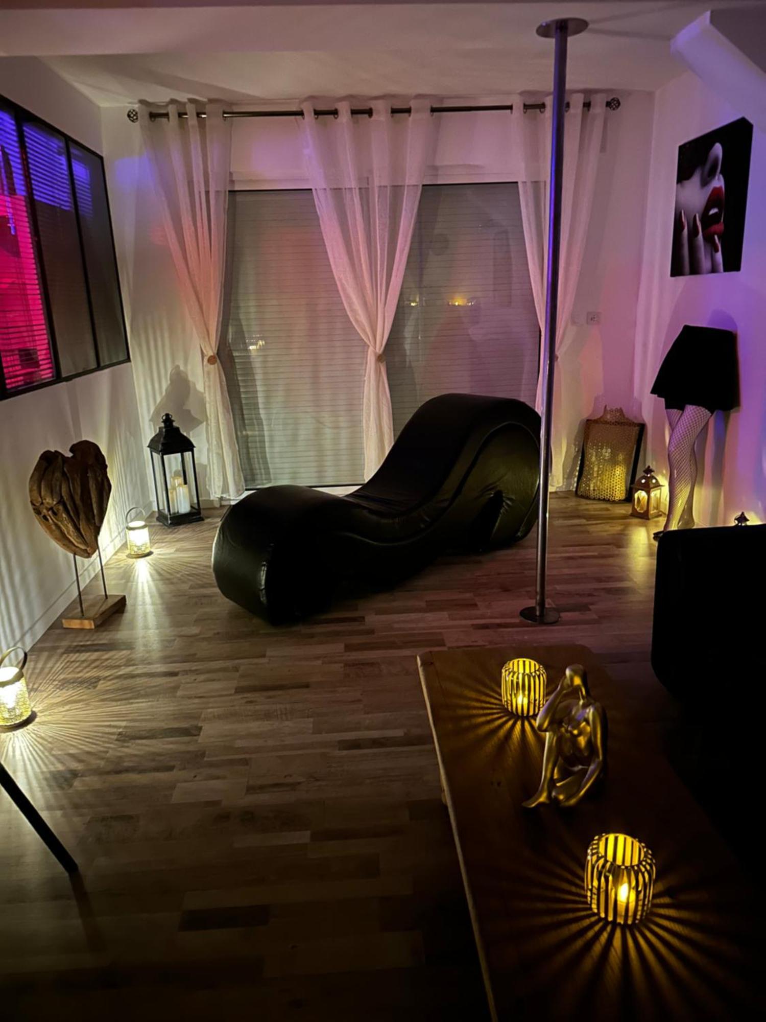 La Maison Des Plaisirs Love Room Champigny  Exterior photo